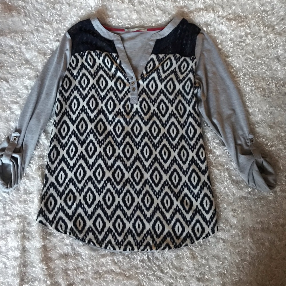 Blue white& grey 3/4 sleeve shirt